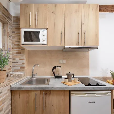 Creme By Life Homes Apartment